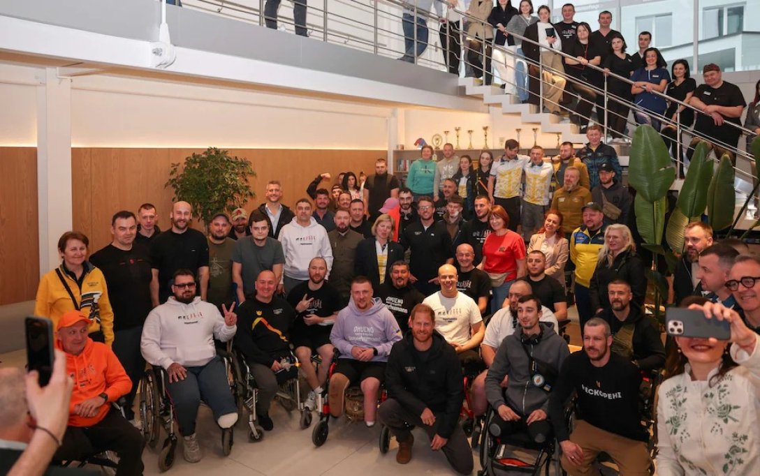 Принц Гарри во Львове с ветеранами ВСУ