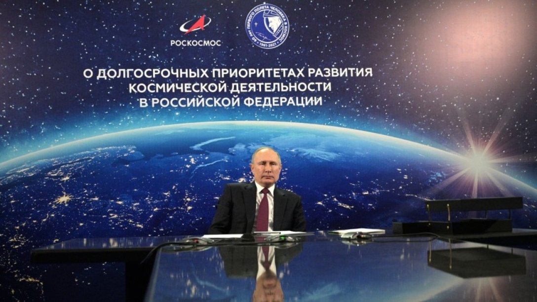 Всего год назад Владимир Путин одобрил российские миссии на Луну и на Марс, теперь "Роскосмосу" не до этого