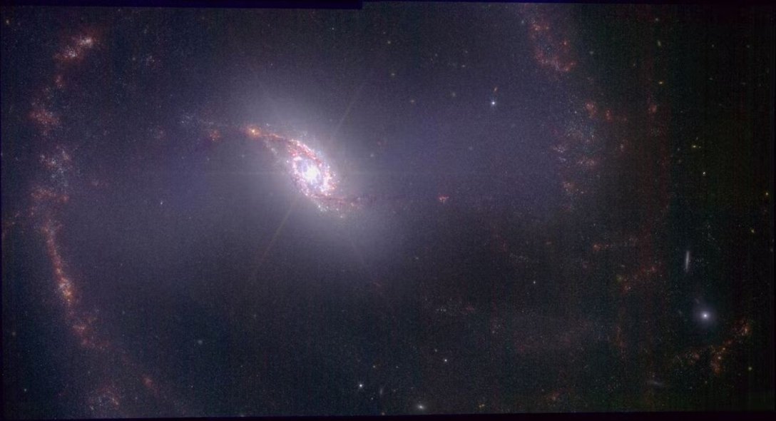 галактика NGC 1365, космос, звезди, снимка
