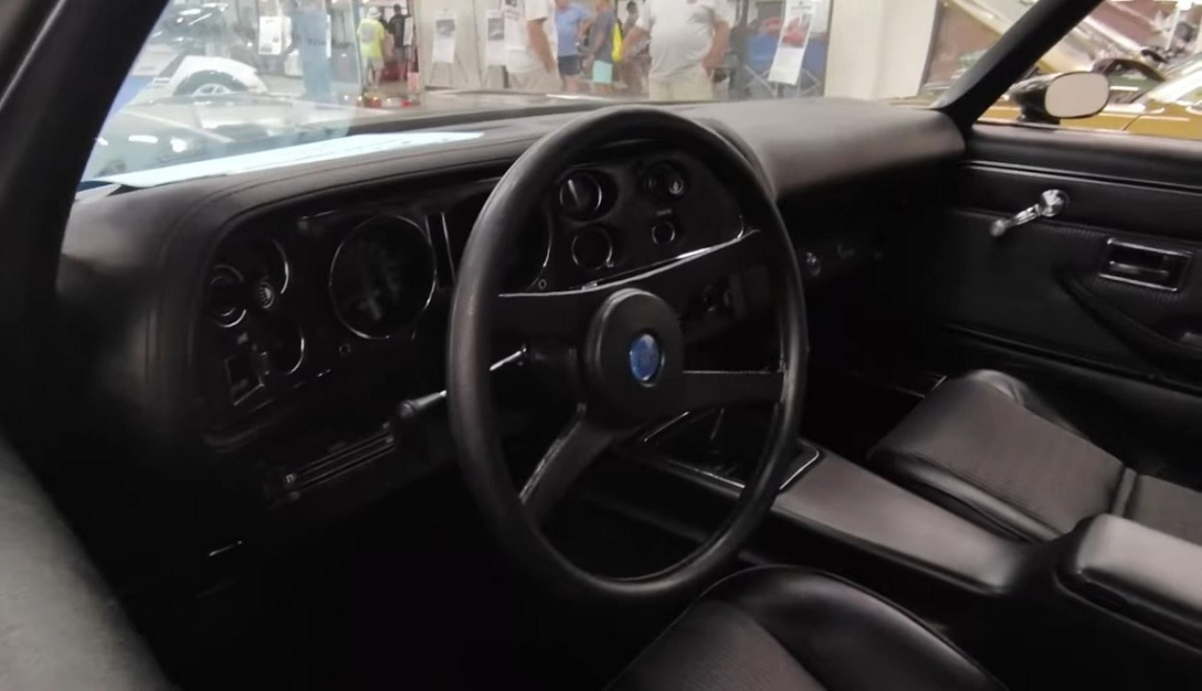Салон Chevrolet Camaro 1974