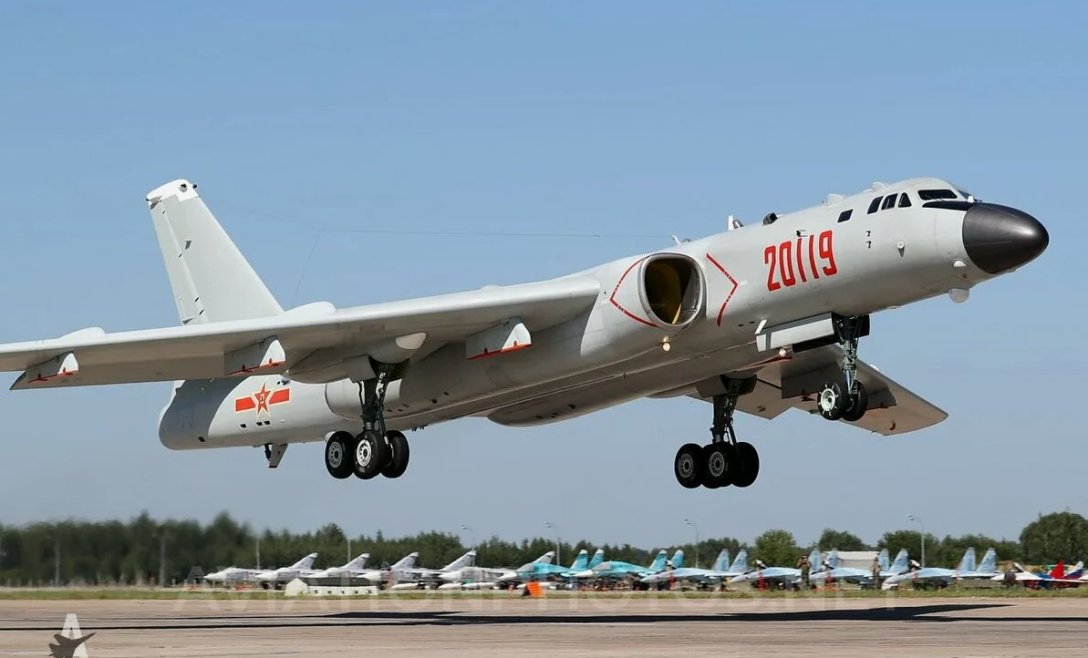 Xian H-6, Бомбардувальник Xian H-6, китайський літак, авіація КНР, китайський бомбардувальник, ядерний бомбардувальник