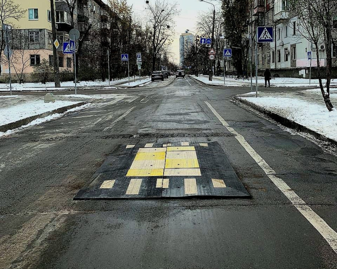 лежачий поліцейський, берлінська подушка