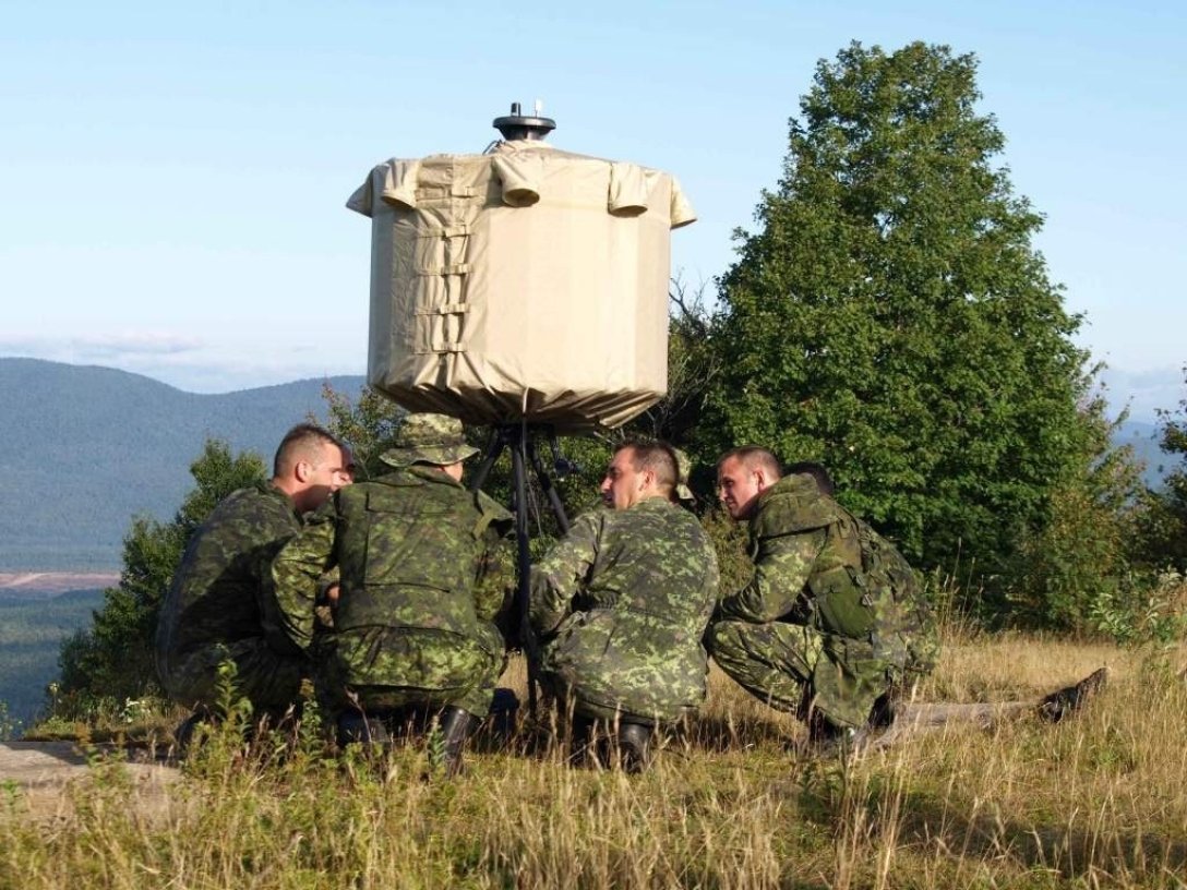 An tpq 50. РЛС an/TPQ-48. Станции контрбатарейной борьбы TPQ. РЛС контрбатарейной борьбы an/TPQ-48 V 2a. Американская переносная РЛС контрбатарейной борьбы an/TPQ-48 (V) 2a.