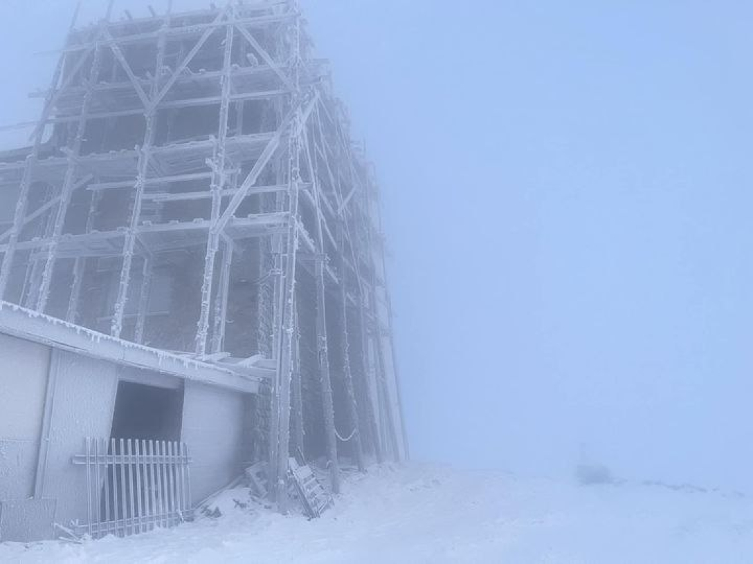 Сніг на горі Піп Іван