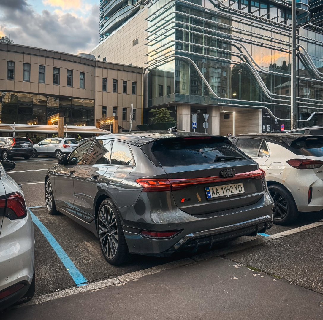 Audi A6 Avant Audi S6 e-tron