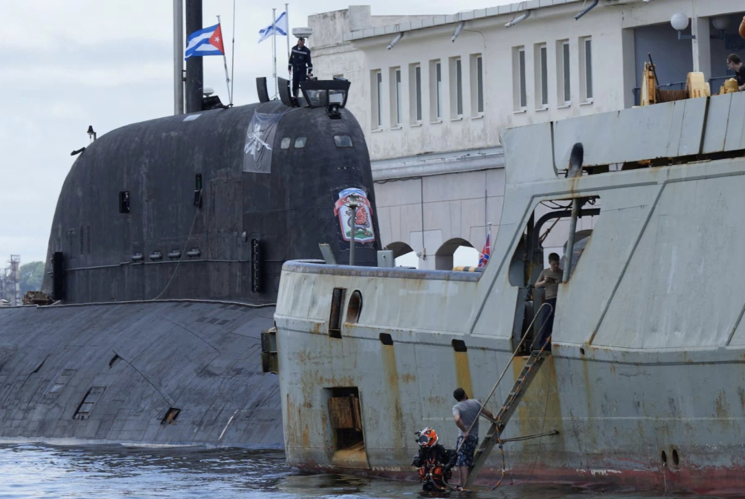 субмарина казань, підводний човен казань, атомна субмарина казань, казань розвалюється, російський підводний човен на кубі, що відбувається з російською субмариною казань