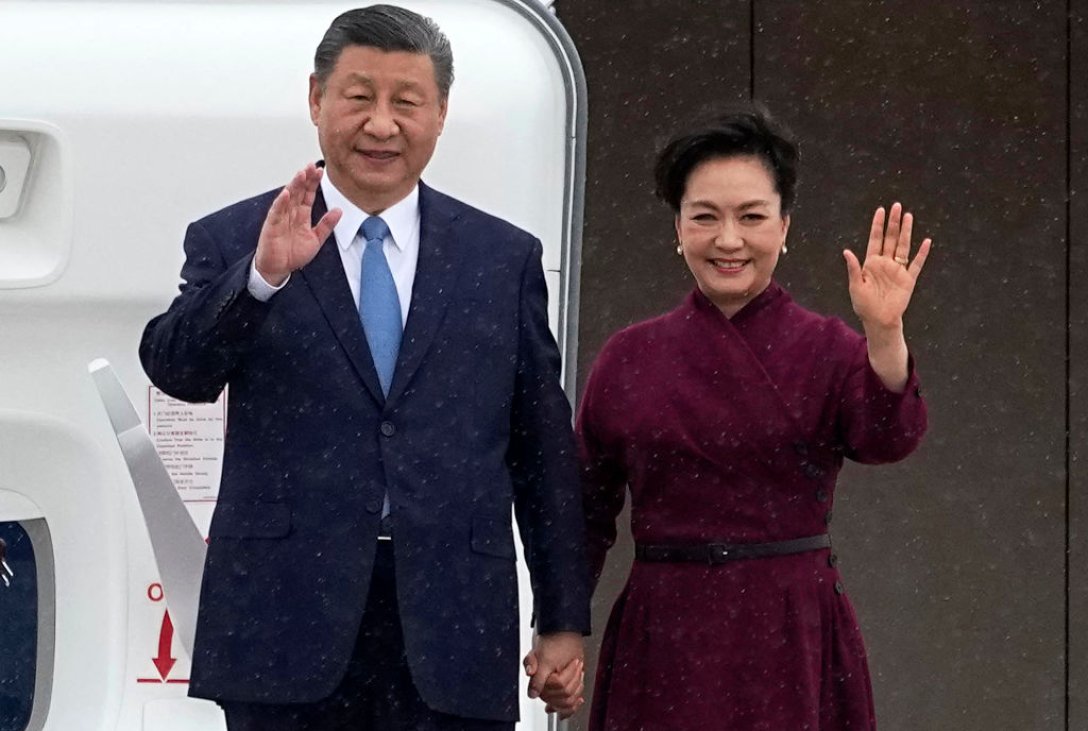 Президент Китая Си Цзиньпин и его жена Пэн Лиюань