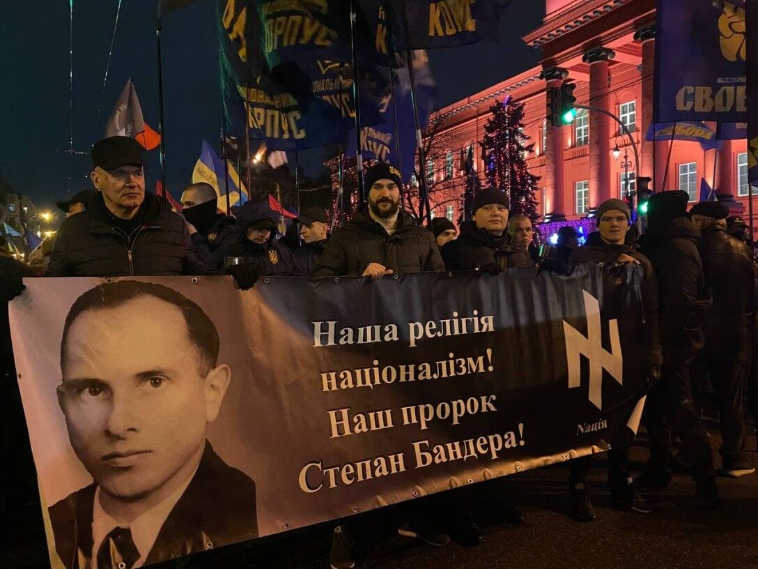 Московский» Бандера. Националисты требуют закрыть суд, вернувший проспекту  в Киеве старое название