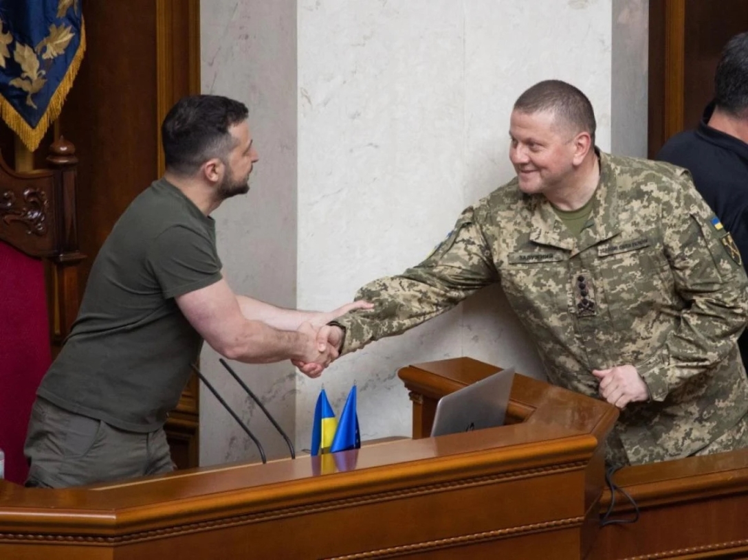 валерий залужный, владимир зеленский, новое командование ВСУ, Увольнение Залужного, Залужный Сырский, кто может заменить Залужного, кто вместо Залужного,