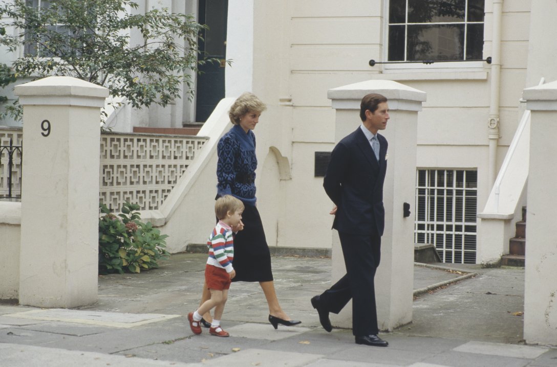 Принцеса Даяна и принц Чарлз лично придружиха Уилям в първия му ден в детската градина