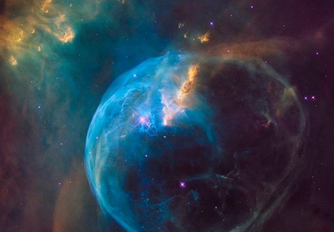 Пузырь, сверхмассивная звезда, Хаббл