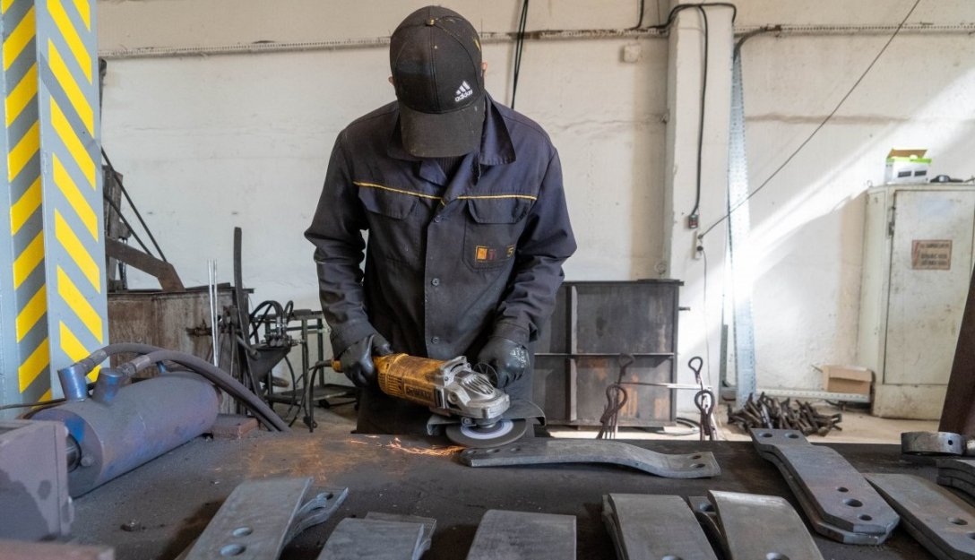 Короткі оплачувані програми для учнів 9-10 класів можуть змінити імідж завдяки професійній освіті