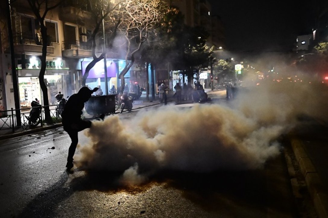 Зіткнення потягів у Греції: загинуло майже 50 людей, у країні спалахнули  протести (фото, відео)
