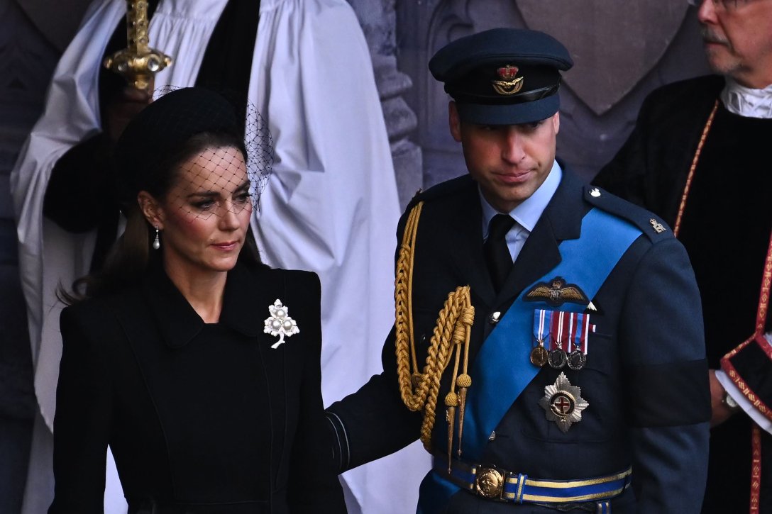Кейт Мидълтън, принц Уилям, принц Хари, Меган Маркъл, Сбогом на кралицата, Погребението на кралица Елизабет, Кралица Елизабет 2