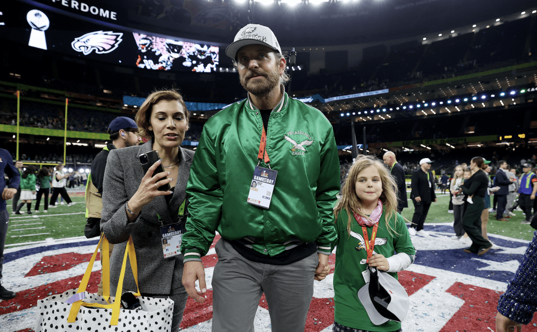 Супербоул 2025 Бредлі Купер прийшов з донькою