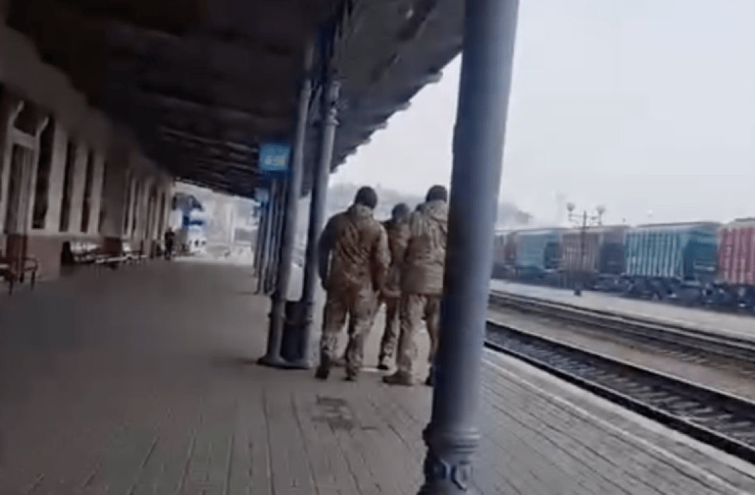 Щоб перенести від споживання під час мобілізації, студенти з повним часом повинні звернутися до торгового центру