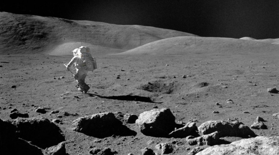 Фото человека на луне настоящие