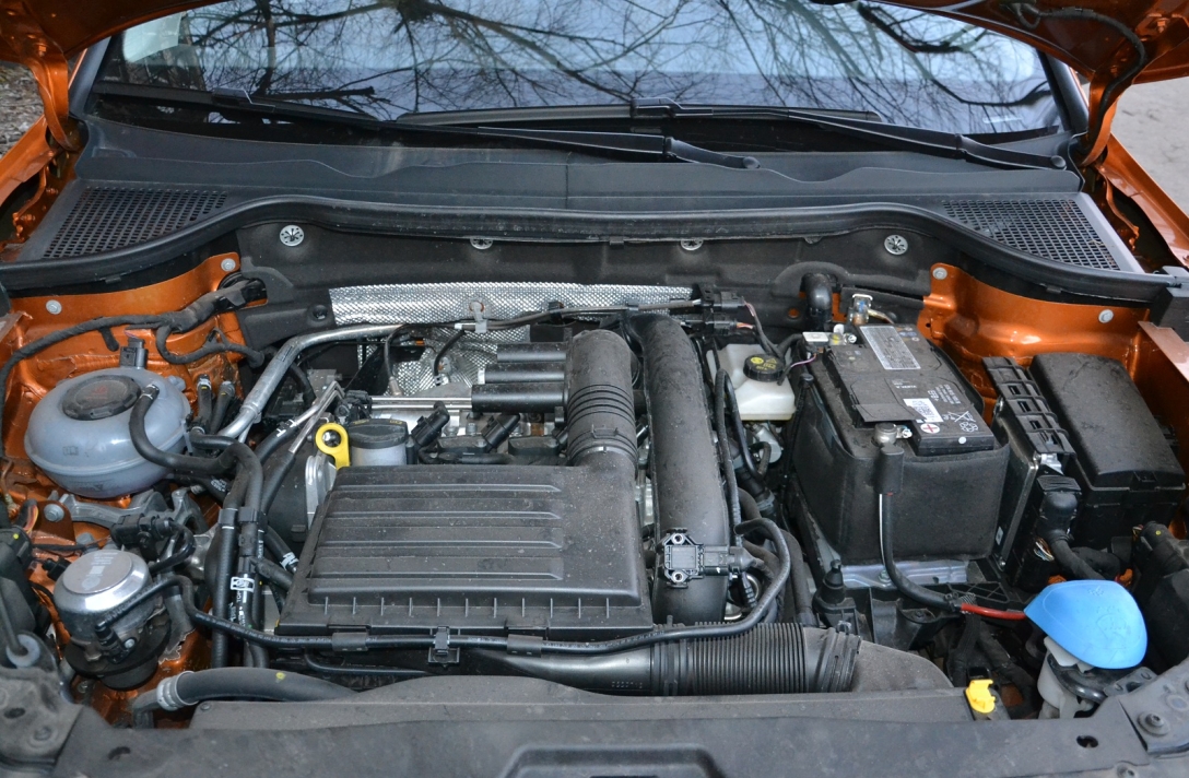 двигатель Skoda Karoq, новый Skoda Karoq, Skoda Karoq 2023, Skoda Karoq в Украине, кроссовер Skoda Karoq