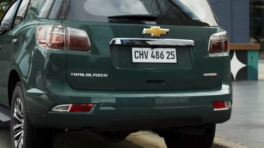 Chevrolet показали нового конкурента Mitsubishi Pajero Sport и Toyota 4Runner (видео)