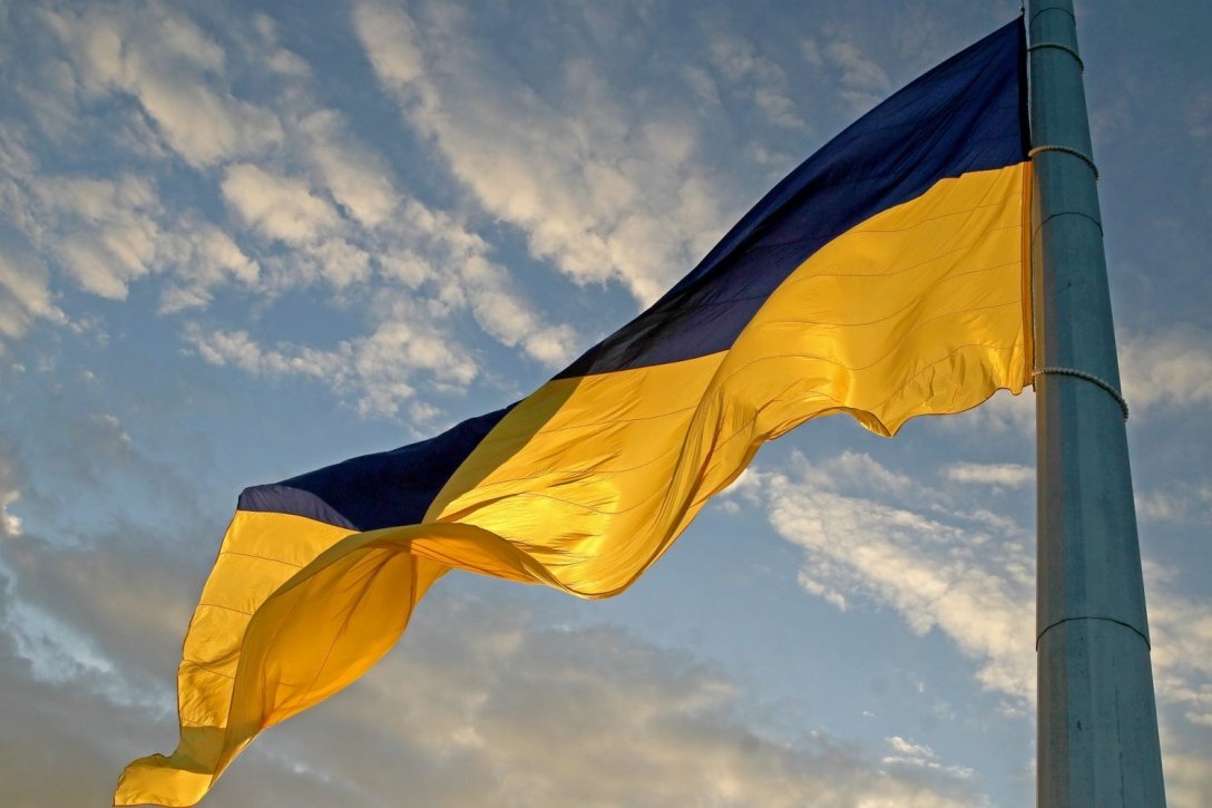 Флагшток в Киеве, день флага в Украине