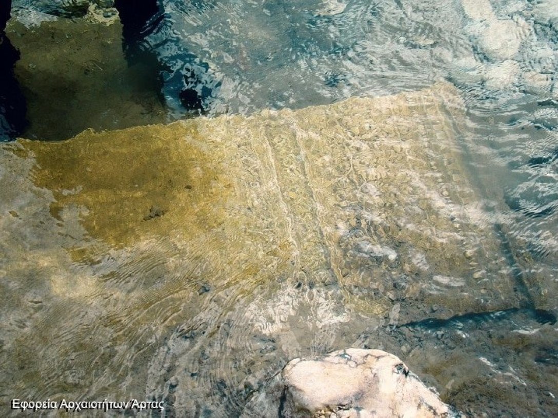 надгробная плита, вода, фото