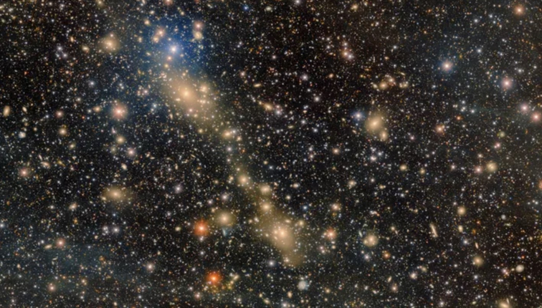 Астрономи вперше отримали знімок мосту із зірок у локальному Всесвіті — фото1