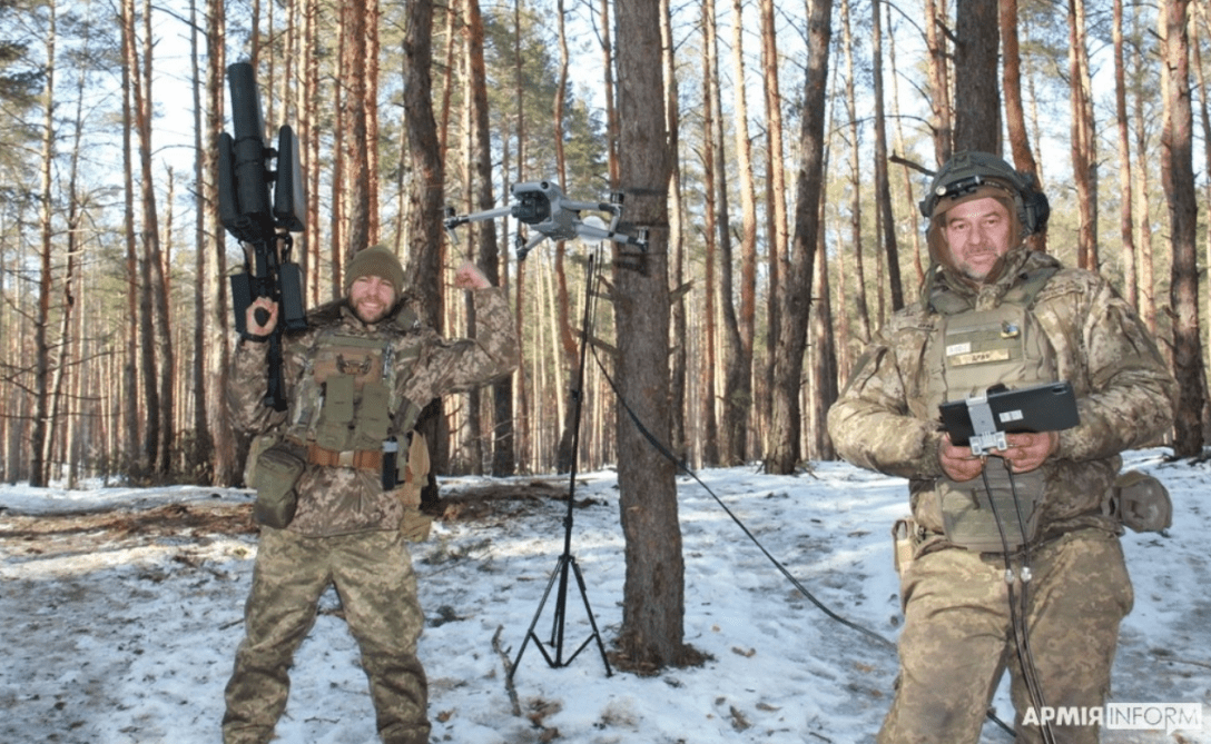 Компанії регулярно передають українським захисникам і тепловізори, і дрони, і інше важливе обладнання і техніку