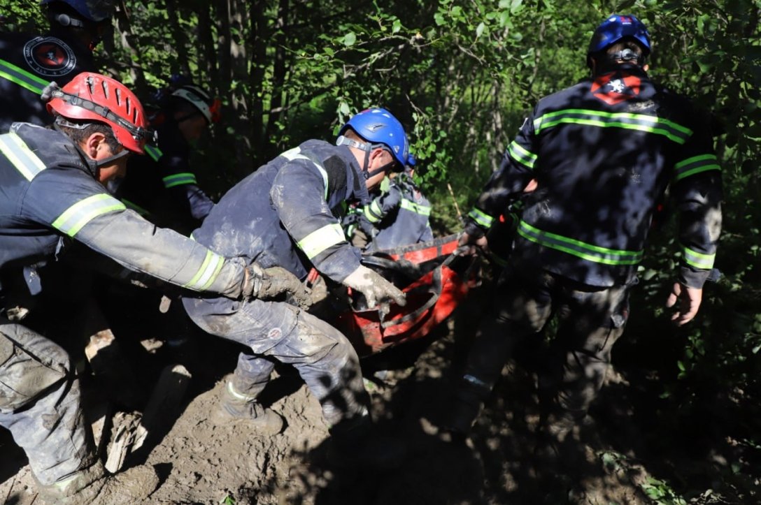 Спасатели работают на месте происшествия Фото: NGnewsgeorgia