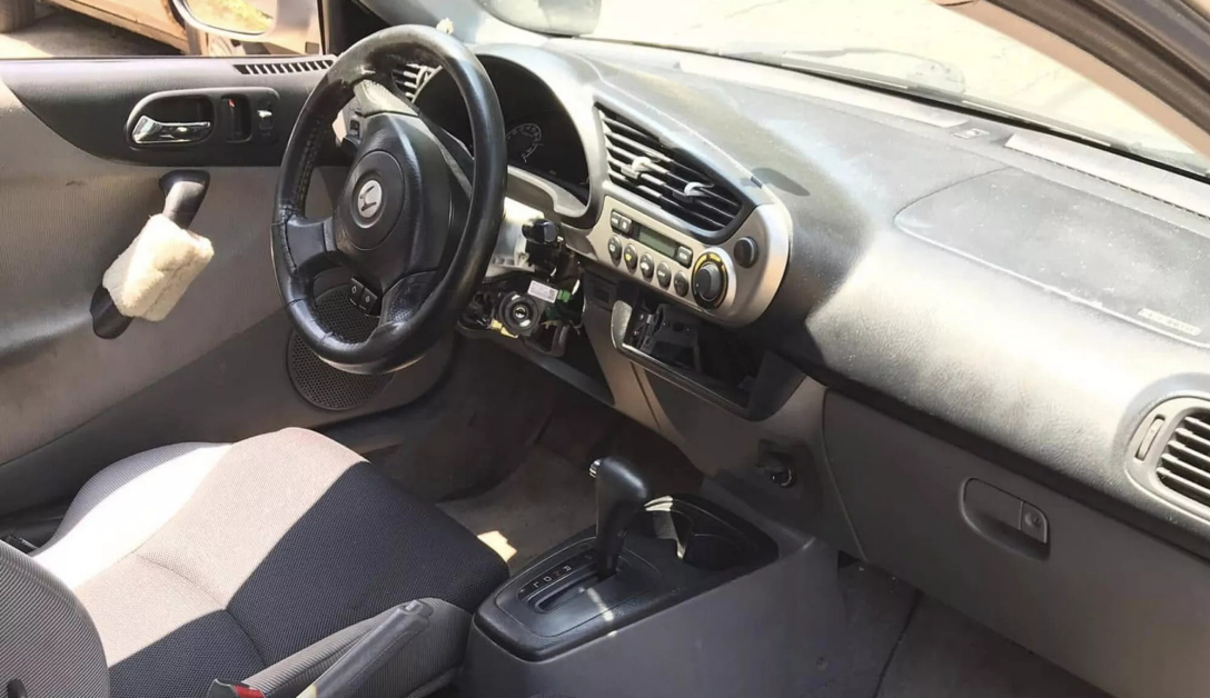 Салон Honda Insight 2002