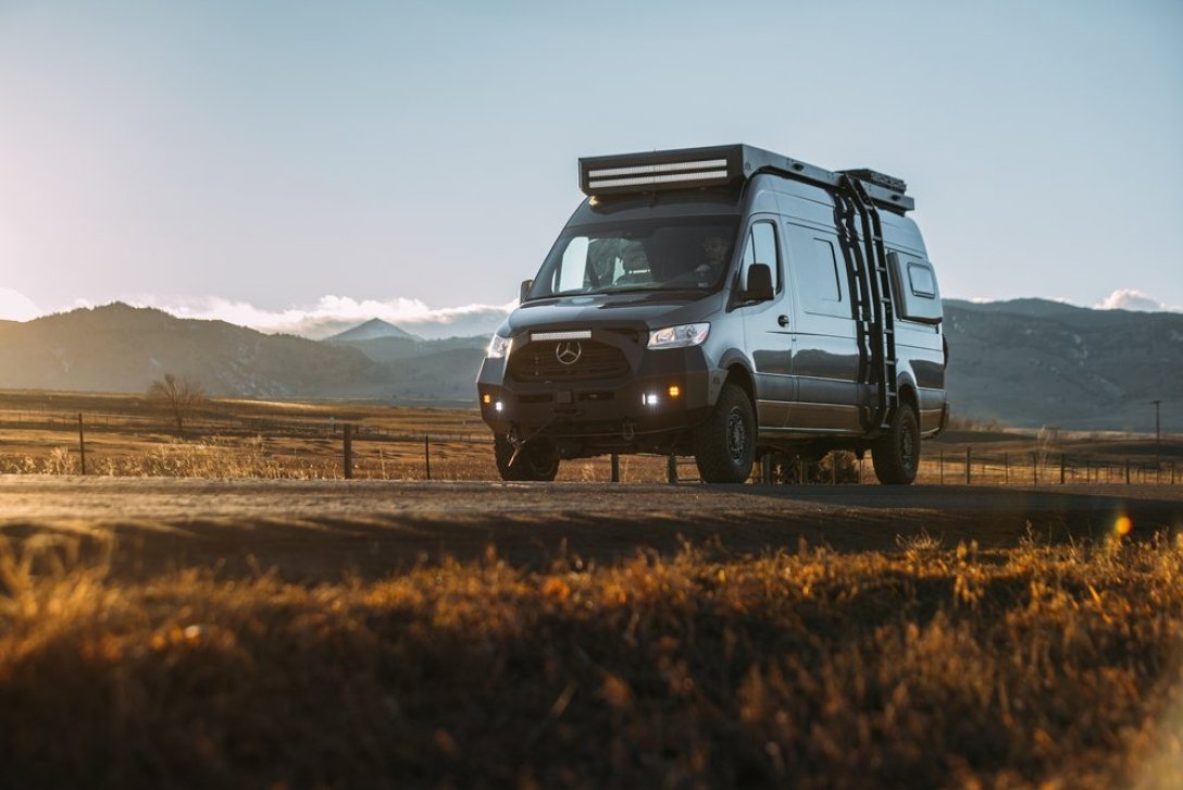 Автодом Mercedes Sprinter для бездорожья создали в США