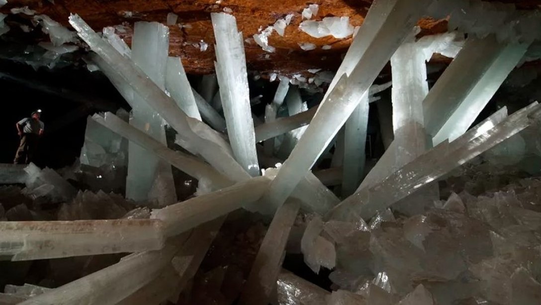 пещерни кристали