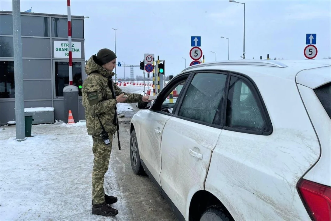 Не только врачи - каким будет военный учет женщин в Украине - кто получит  повестку в 2024