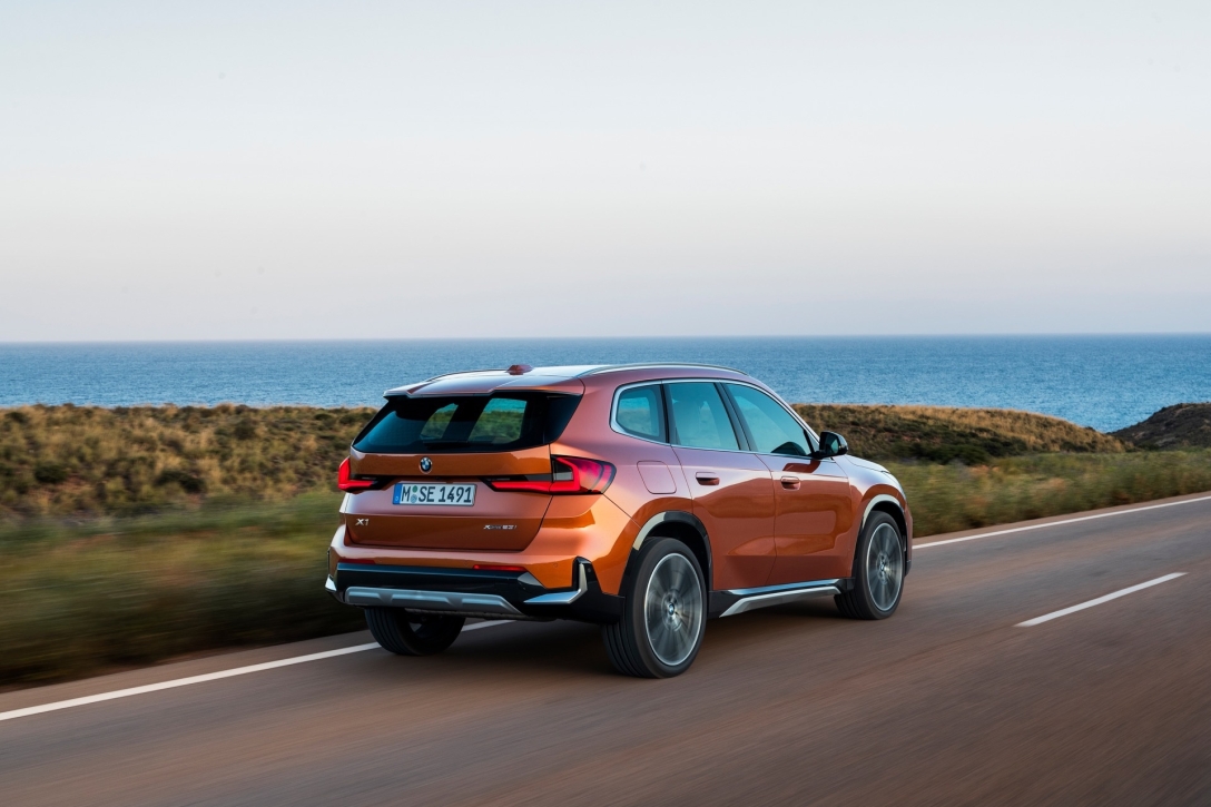 BMW X1 2023, BMW X1, новый BMW X1, кроссовер BMW, BMW iX1, электромобиль BMW X1