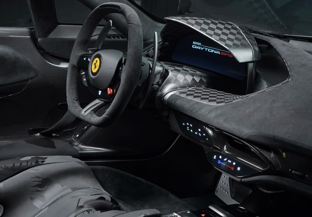салон Ferrari Daytona SP3 Салон Ferrari Daytona