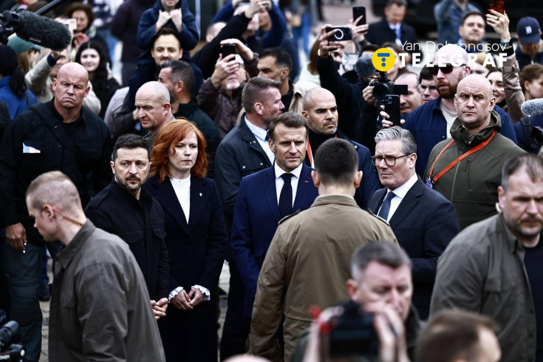 Зеленского, Макрона и Стармера сопровождали охранники