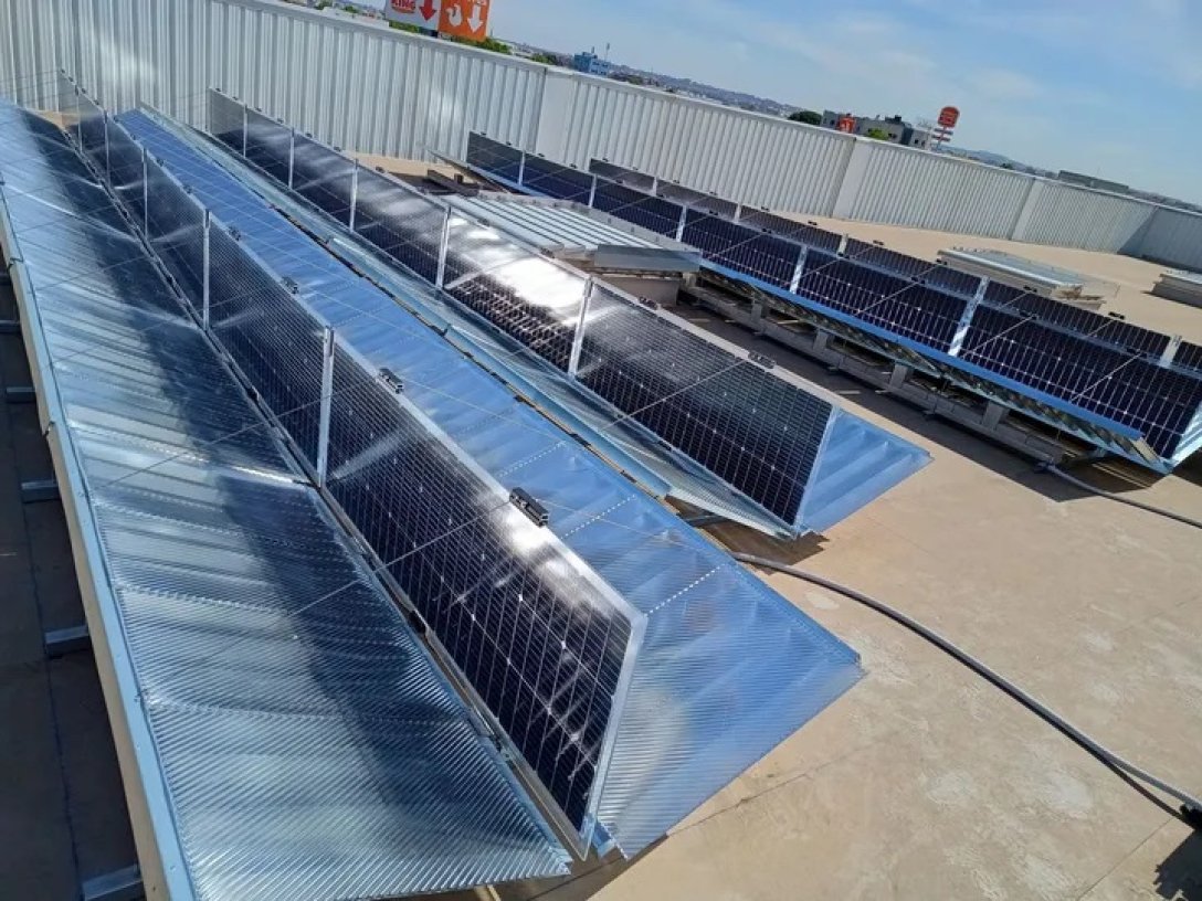 Двосторонні сонячні панелі