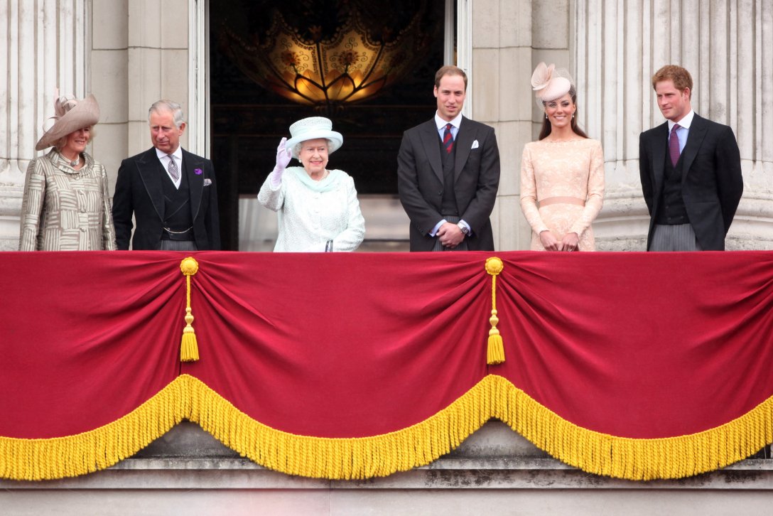 Queen Elizabeth II with her family on the balcony of Buckingham Palace