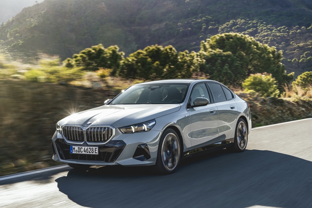 BMW 5 Series, нові автомобілі, авто 2023 року, автомобільні новинки, автомобільні новинки