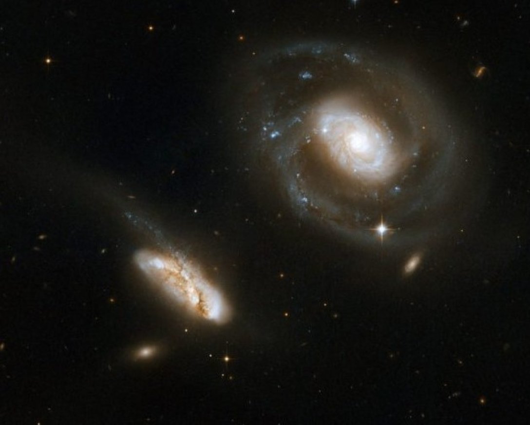 галактика Arp 298