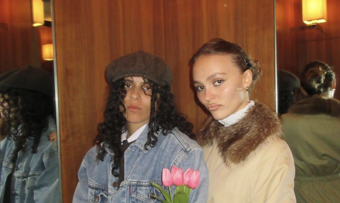 Лілі-Роуз Депп з коханою