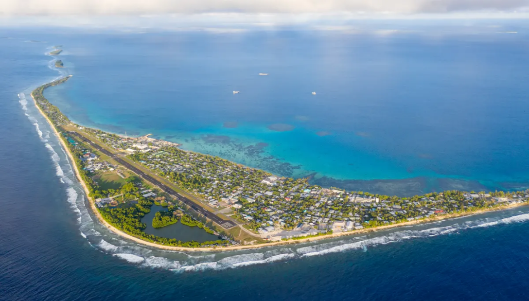 Остов Тувалу, острови, невелика держава, країна в Тихому океані, рай для туристів, майже немає доріг, дайвінг, після Ватикану