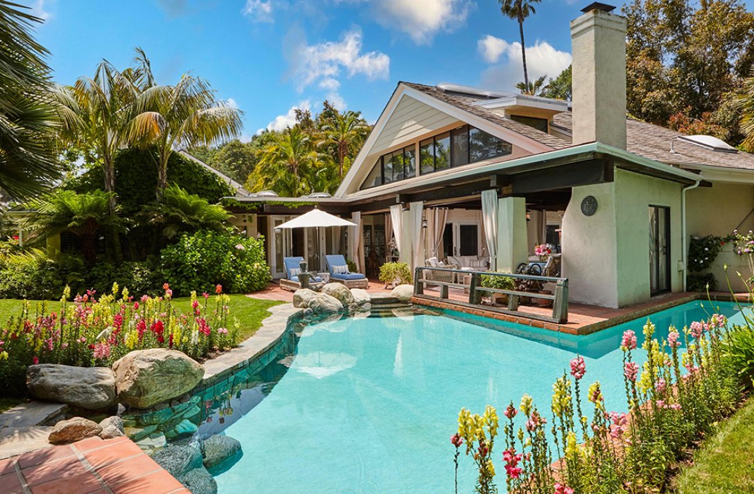 Alfred Hitchcock's house sold in Hollywood legendary director lived