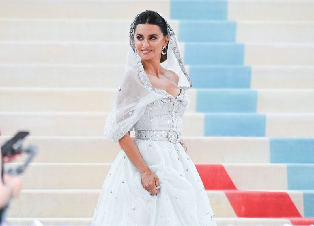 Принцесса Chanel: Пенелопа Крус на Met Gala во второй раз выбирает  французский дом моды (фото)