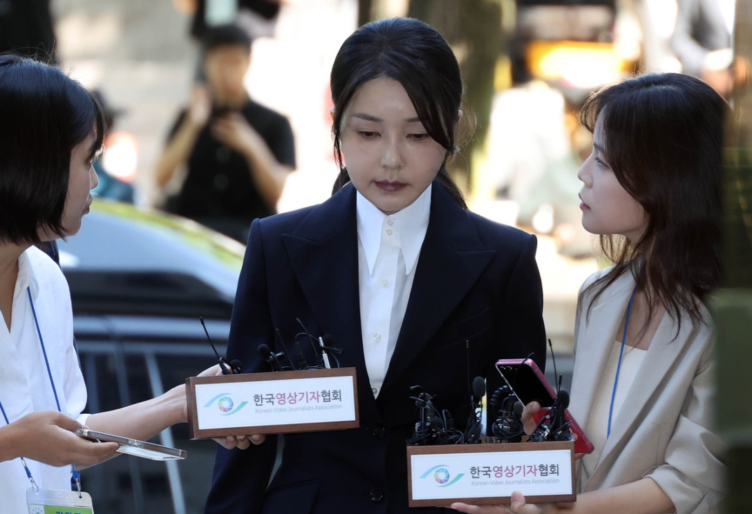 кім кон хі перша леді південної Кореї суд