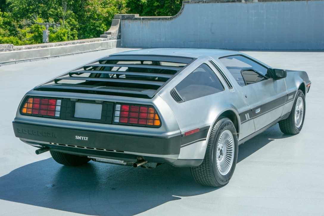 Обнаружен культовый DeLorean DMC-12 в состоянии нового авто (фото)