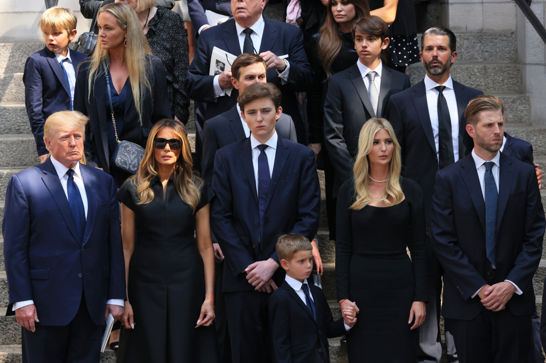 Мелания Трамп на похоронах Иваны Трамп