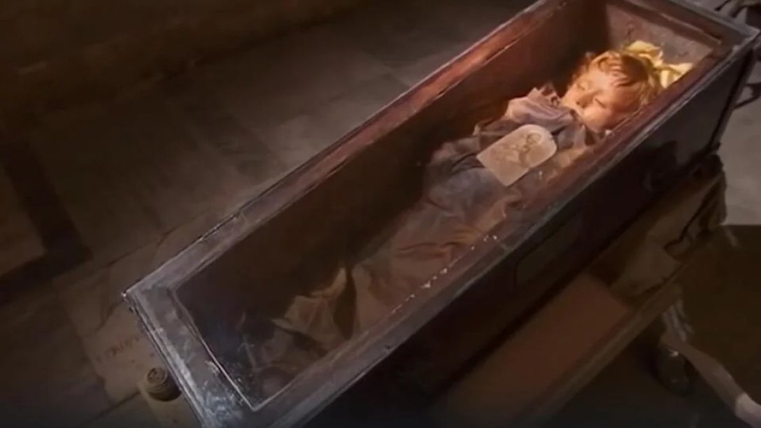 най-старото гробище, сан франциско, детски ковчег, спяща красавица, ремонти, ДНК анализ, погребение