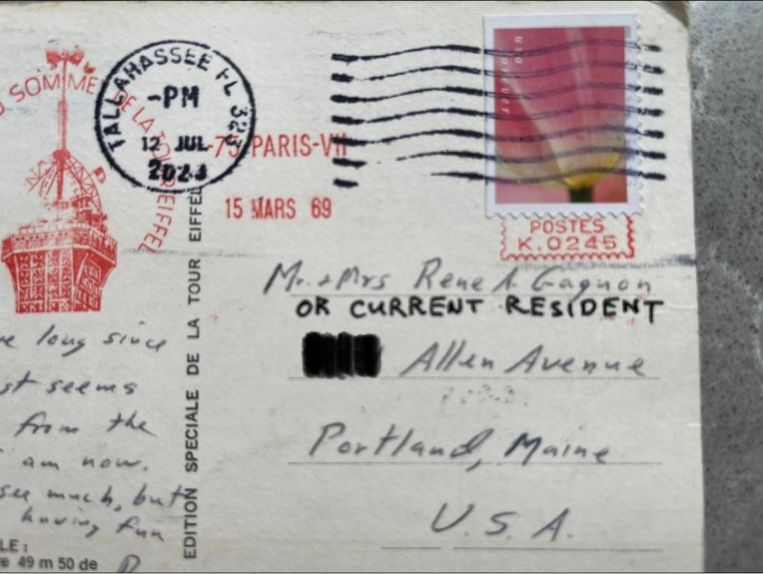 Пощенска картичка, писмо, съобщение, съобщение от миналото, достигнато година по-късно, пощенска картичка от Париж, поща, изпратена отново