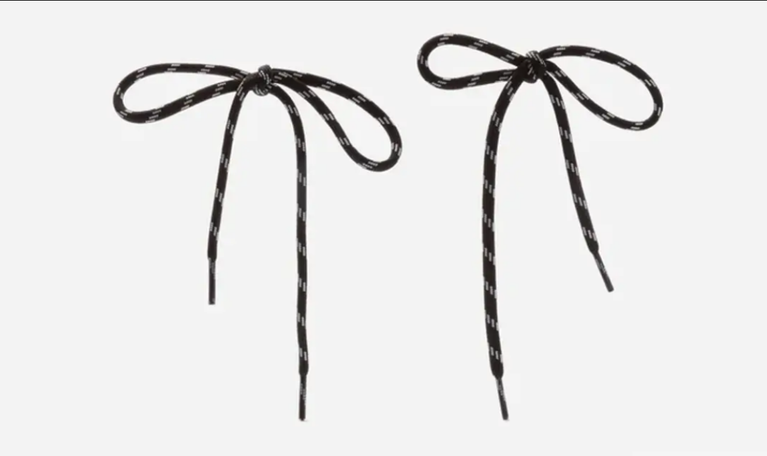 Сережки-шнурки від Balenciaga