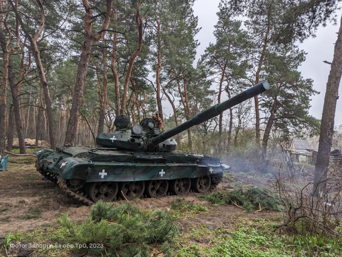 Запорожская бригада теробороны получила на вооружение трофейный Т-62М (фото)